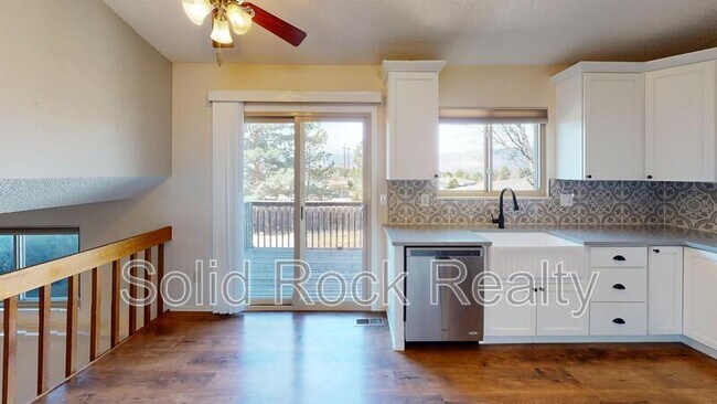 Photo - 2465 Ptarmigan Ln House