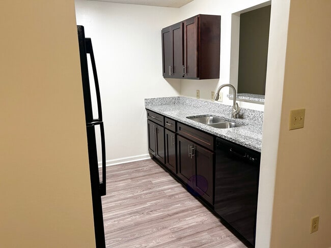 Building Photo - Cloisters of Concord