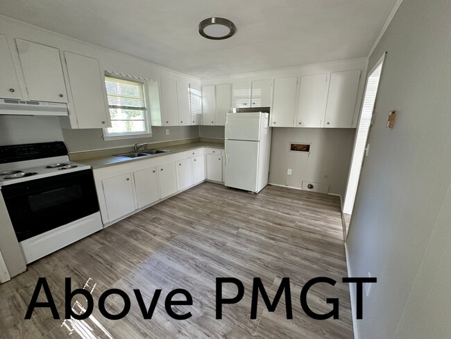 Foto del edificio - Duplex 2 bedroom- 1 Bath