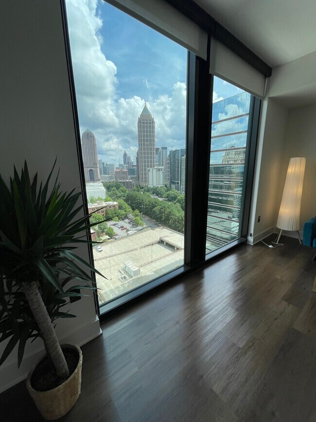 Foto del edificio - 1375 Peachtree St NE