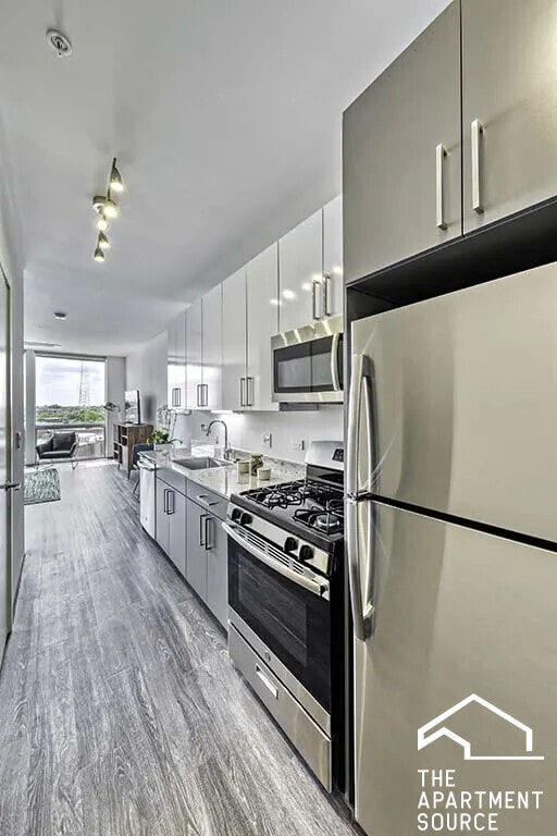 Photo - 2340 N California Ave Apartment