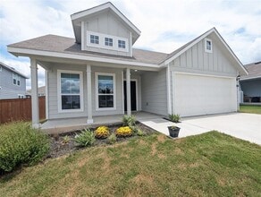 Building Photo - 212 Rollingwood Dr