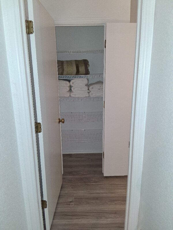 Foto del edificio - 2 Cloverdale and Wheatland