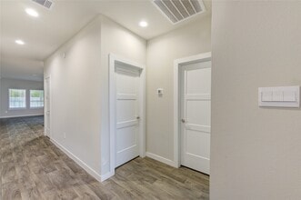 Building Photo - 14245 Wonder Lake Ln