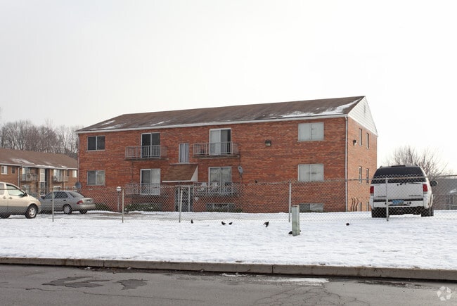 Building Photo - 3990 Yearling Ct