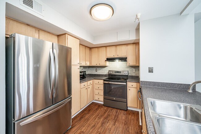 Foto del edificio - Midlothian Condo Available For Immediate Move In