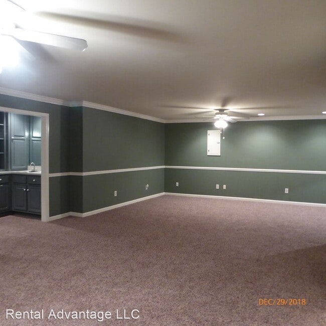 Building Photo - 3 br, 2.5 bath House - 2315 Lakeside Dr