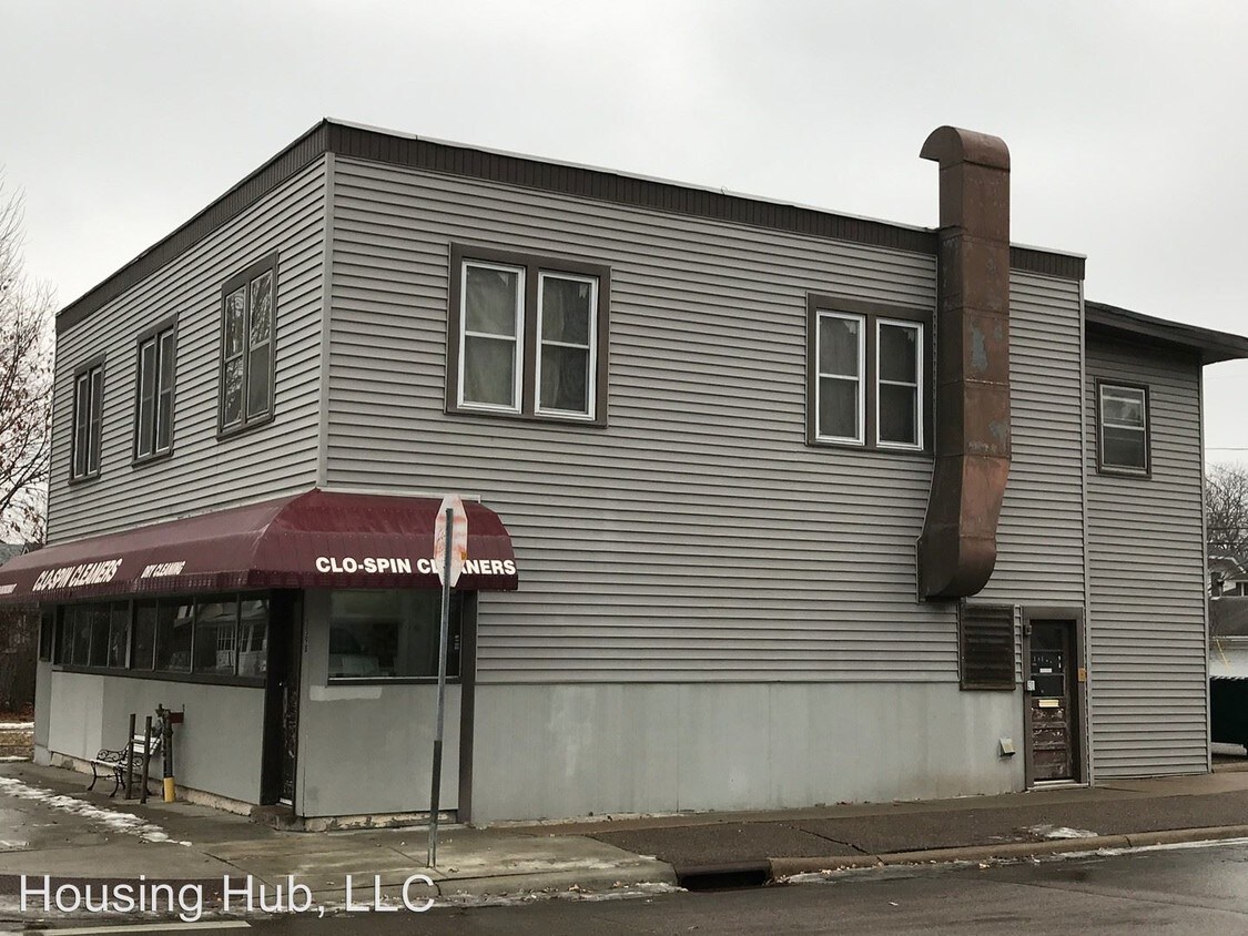 Primary Photo - 1398 St Clair Ave