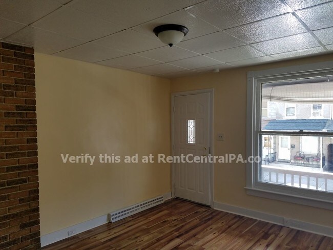 Building Photo - 1313 Birch St
