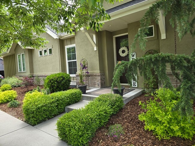 Building Photo - Wonderful Patio Home In The Mill District ...