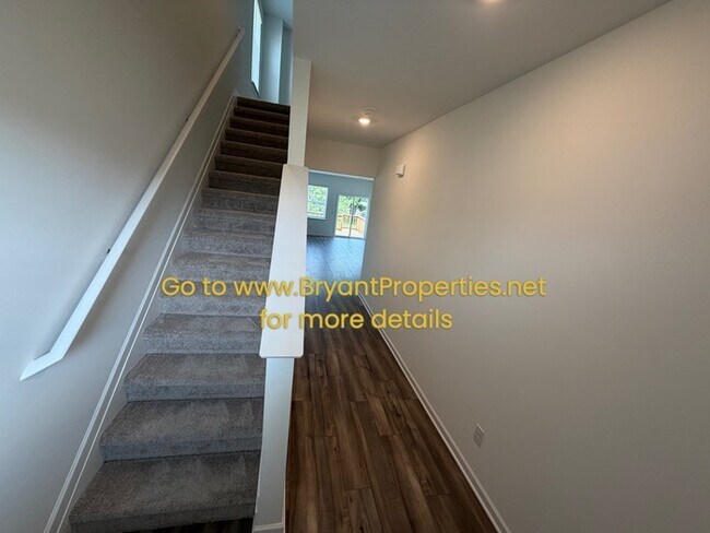 Building Photo - Single Family