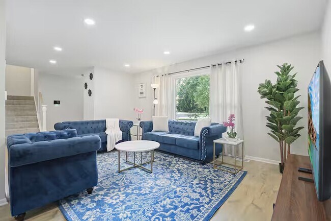 Foto del edificio - 2115 N Elizabeth Dr
