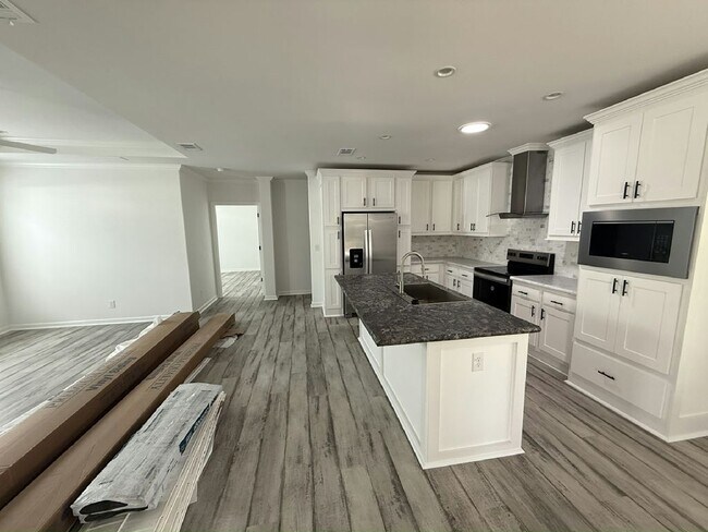 Building Photo - 3528 Vine Trl