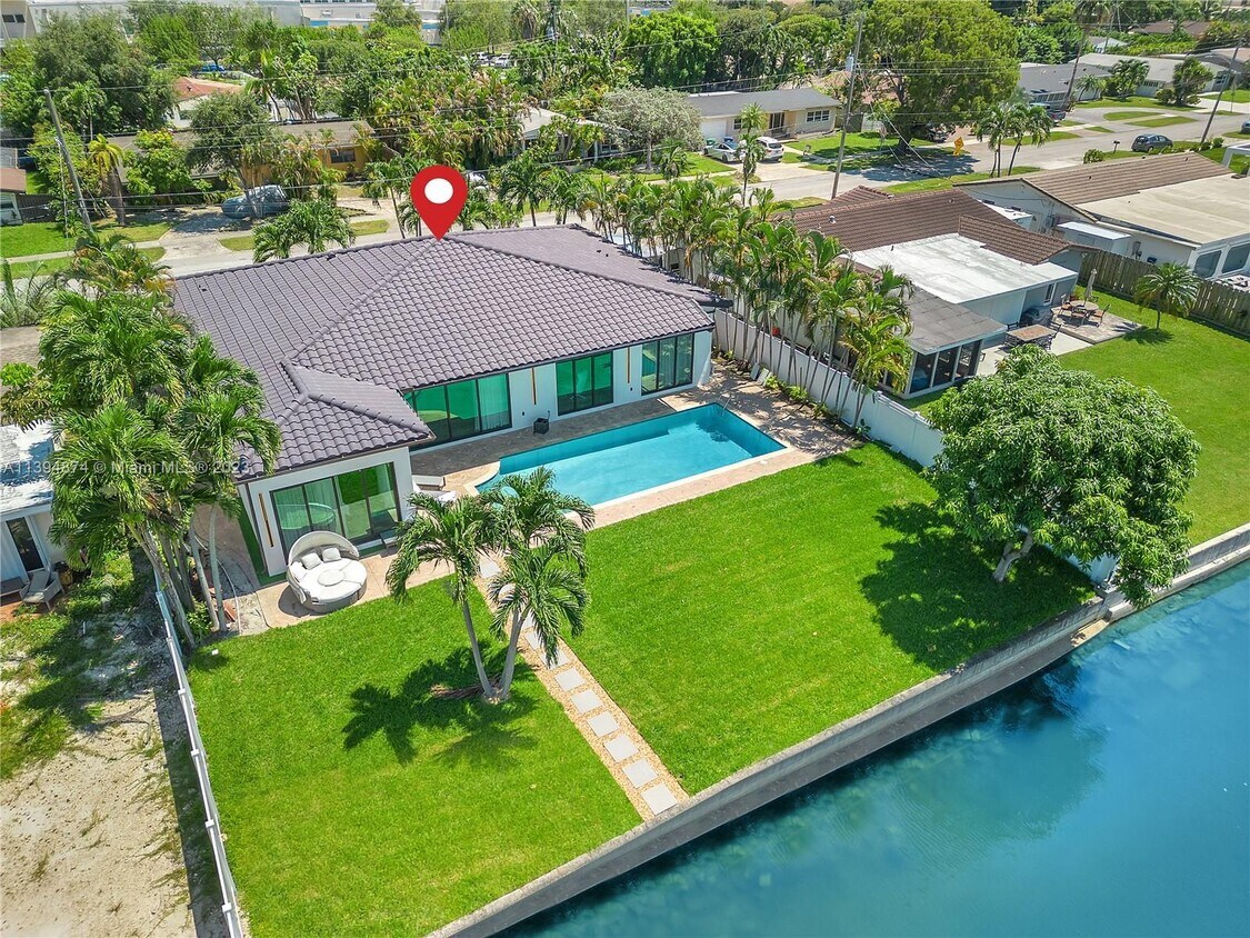 Foto principal - 21100 NE 25th Ct