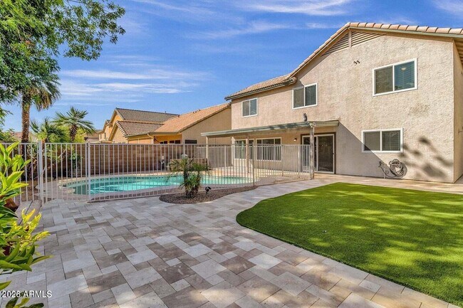 Building Photo - 822 N Naples Dr