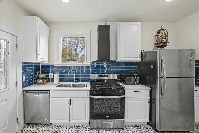 Building Photo - 1912 37th St