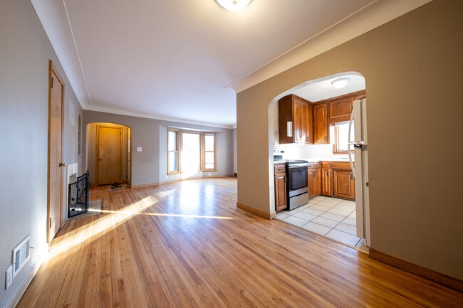 Building Photo - 5922 Portland Ave