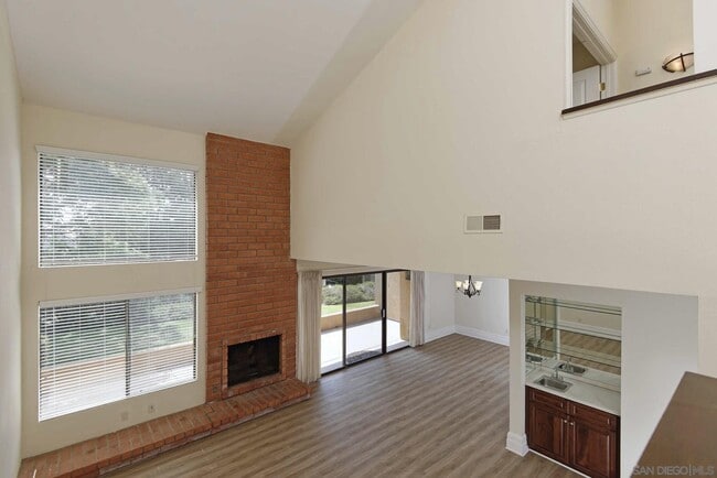 Building Photo - 2585 Caminito Muirfield