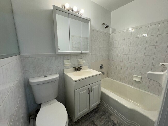 Foto del edificio - 2540 Colden Ave