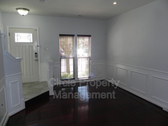 Foto del edificio - 8360 Hunter Murphy Cir