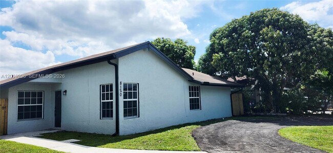 Foto del edificio - 8120 SW 4th Ct