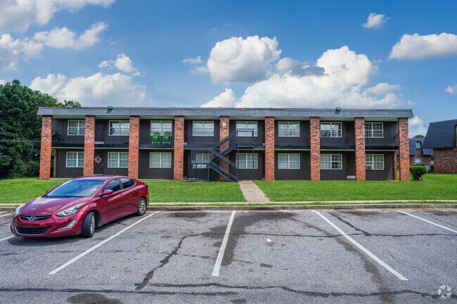 Foto del edificio - Summit at the Village Apartments