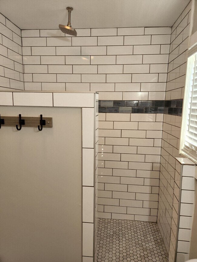 Foto del edificio - 324 NE 54th St