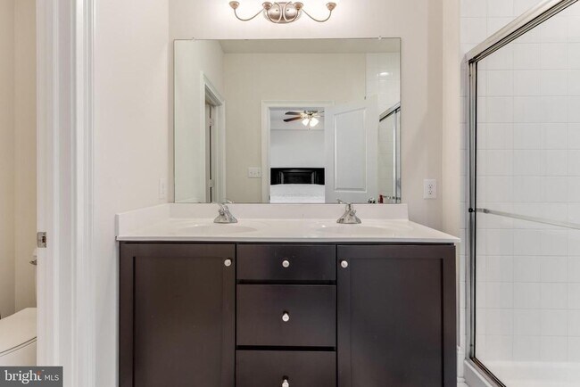 Foto del edificio - 18830 Bethpage Dr