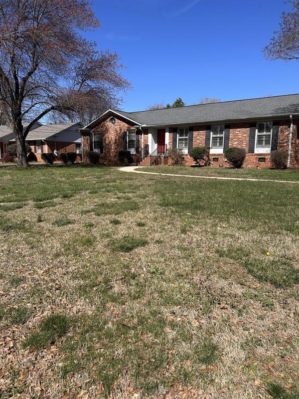 Primary Photo - 21 Seabury Dr