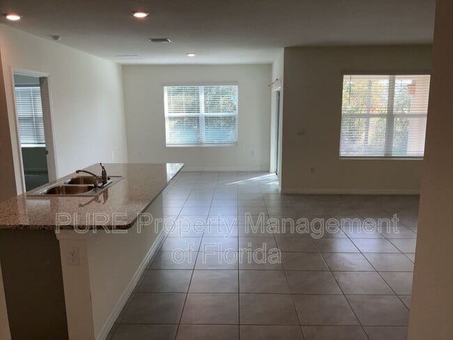 Building Photo - 324 Hickory Course Loop