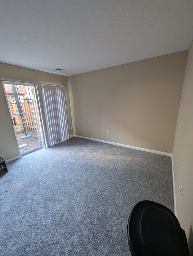 Building Photo - 7988 Copperfield Way