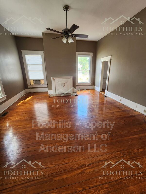 Building Photo - 110 N Prevost St