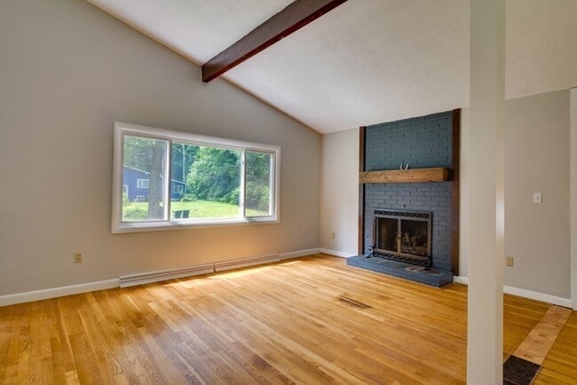 Building Photo - 54 Blackmer Rd