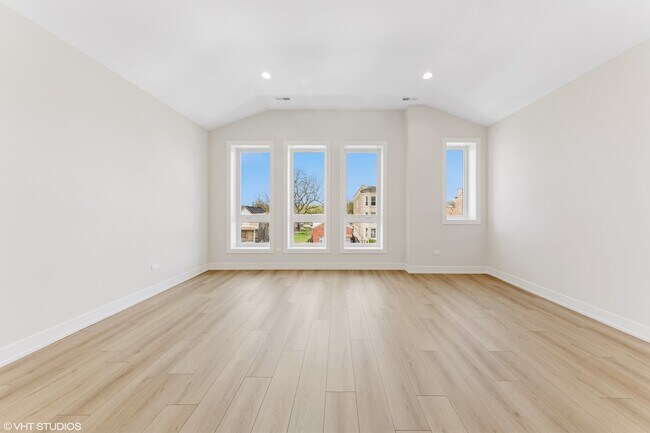 Foto del edificio - 5000 S Prairie Ave