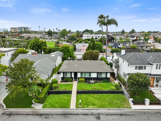 Foto del edificio - 421 Tustin Ave