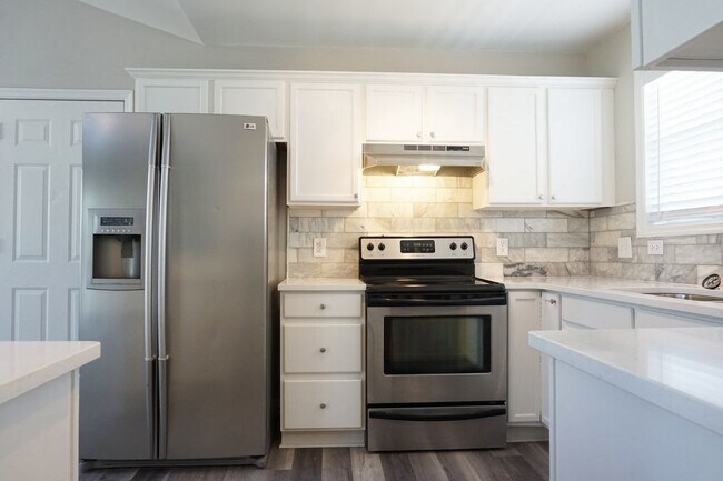 Building Photo - 7017 Farrington Farms Dr