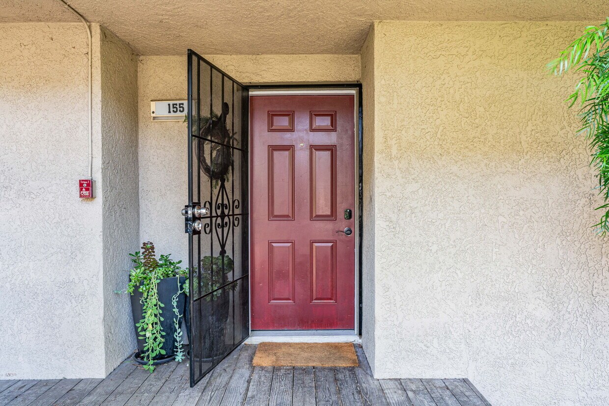 Foto principal - 665 Dartmore Ln