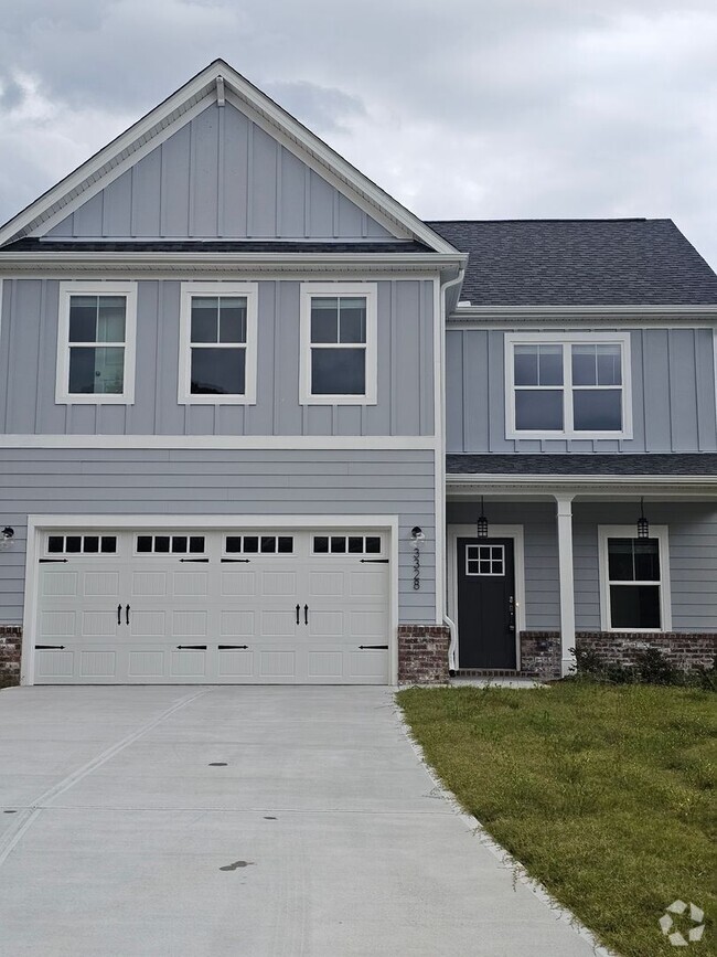 Building Photo - 3362 Skyland Dr