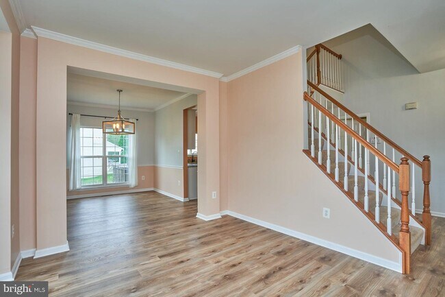 Building Photo - 6107 Waverly Way