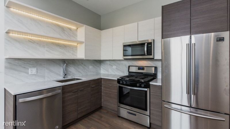 Foto principal - 2450 W Chicago Ave