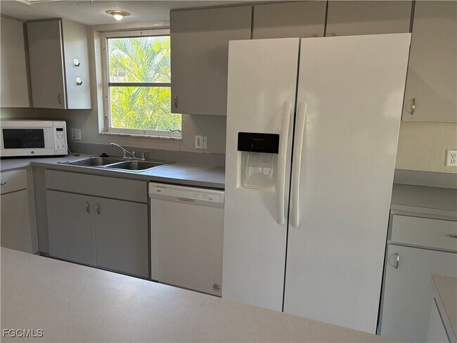 Foto del edificio - 374 Connecticut St