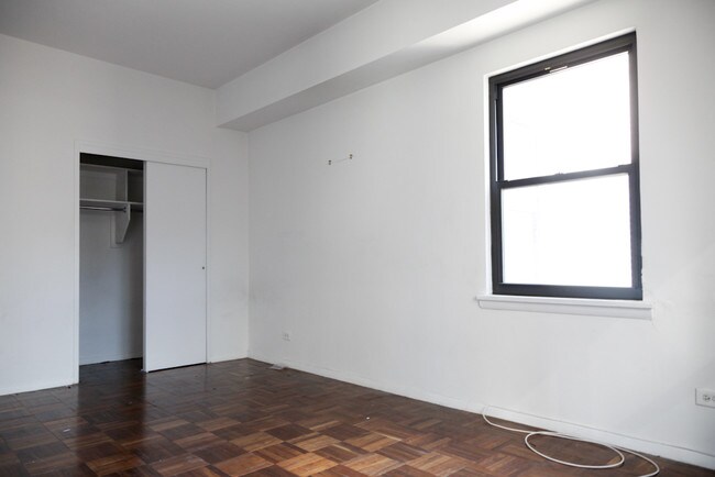 Building Photo - 157 E 57th St