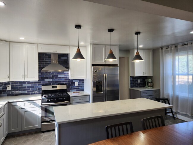 Building Photo - 3704 Arlington Blvd