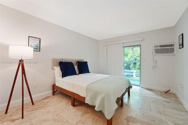 Foto del edificio - 1777 Venice Ln
