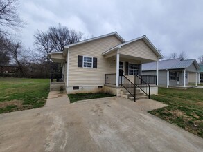 Building Photo - 1111 Asheboro St