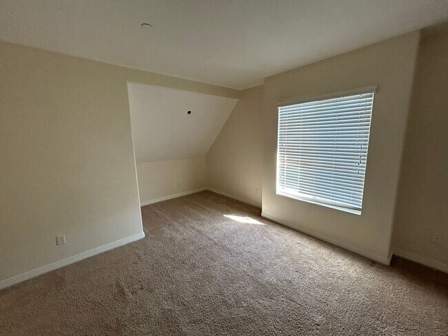 Foto del edificio - Spacious Home in Gated Community
