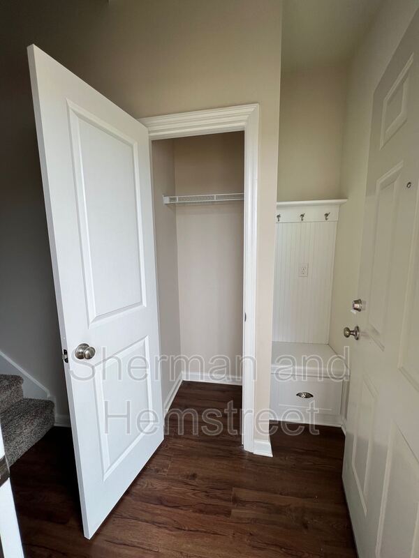 Building Photo - 606 Joiner Cir