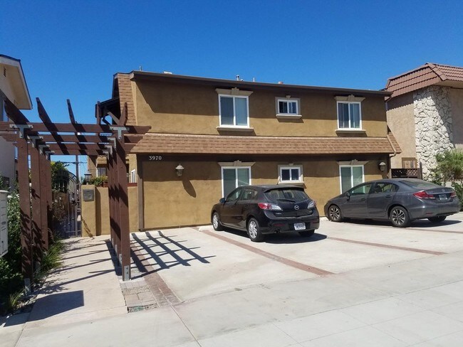 Front view of Complex - 3970 Utah St