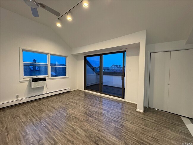 Foto del edificio - 629 E Olive St