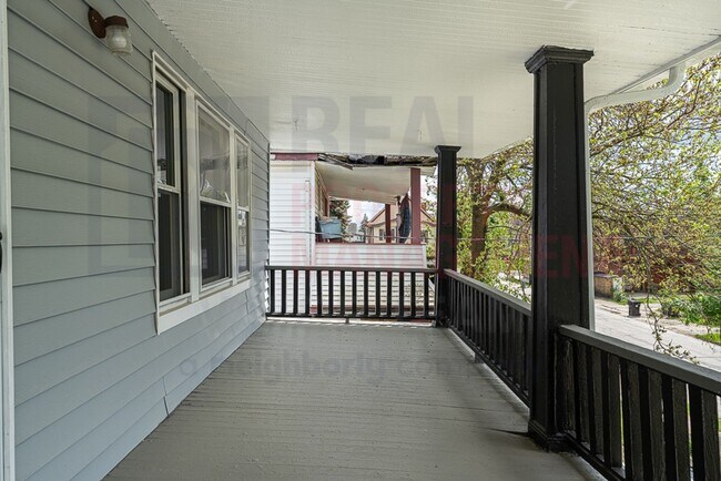 Foto del edificio - 3473 E 118th St